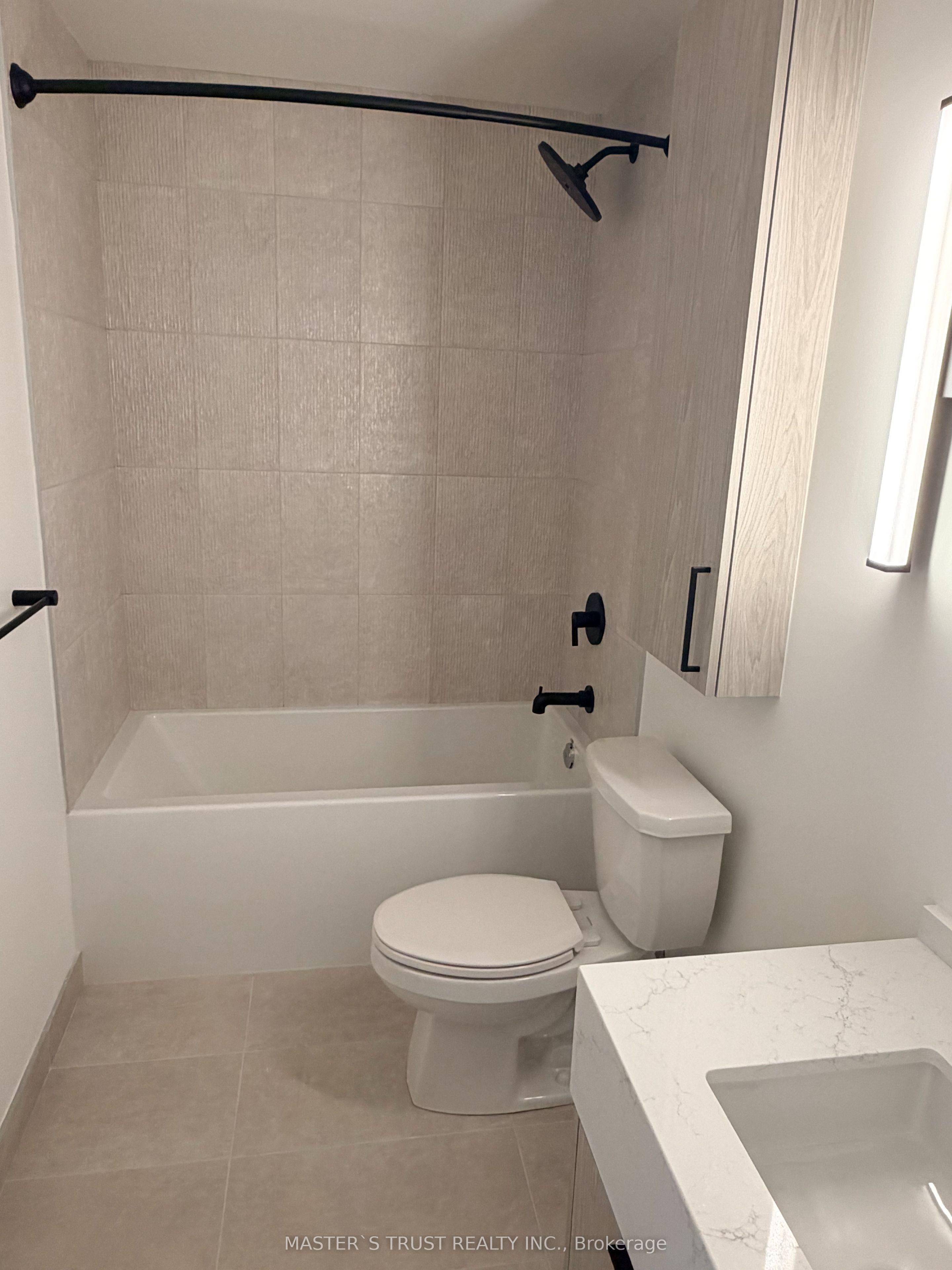 91 Montclair Avenue 1705, Toronto, ON M5P 0B1
