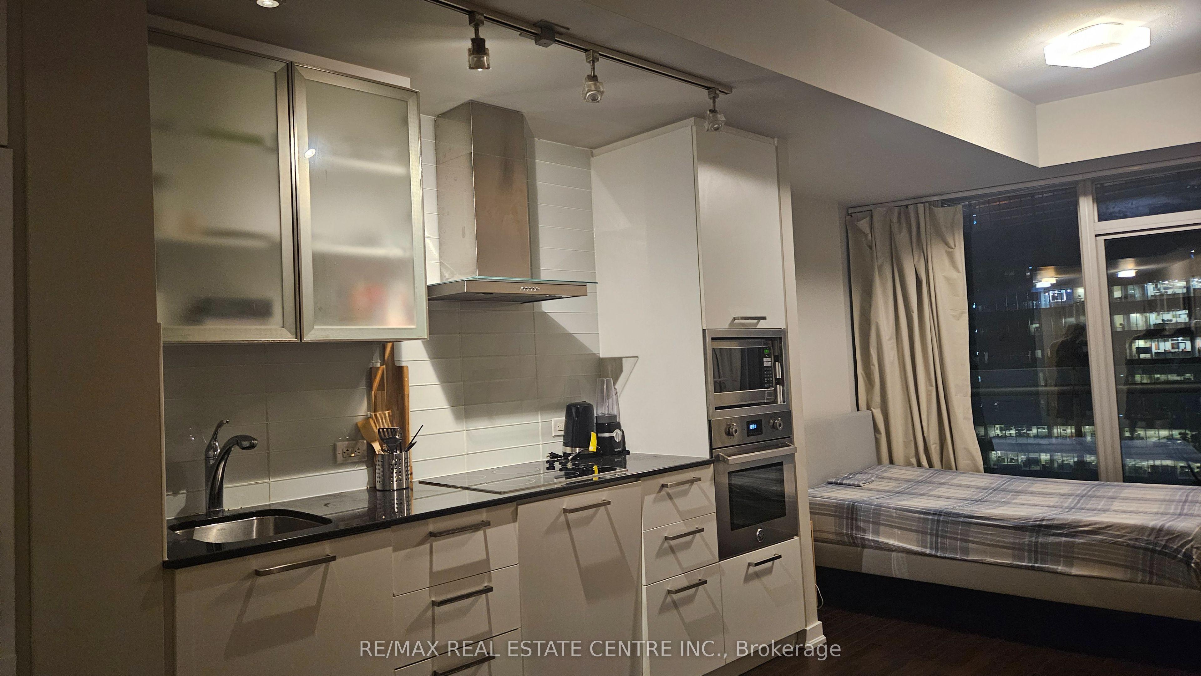 12 York Street 3308, Toronto, ON M5J 2Z2