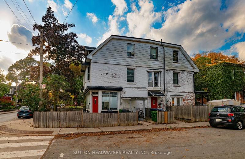 106 Barton Avenue, Toronto, ON M6G 1P9