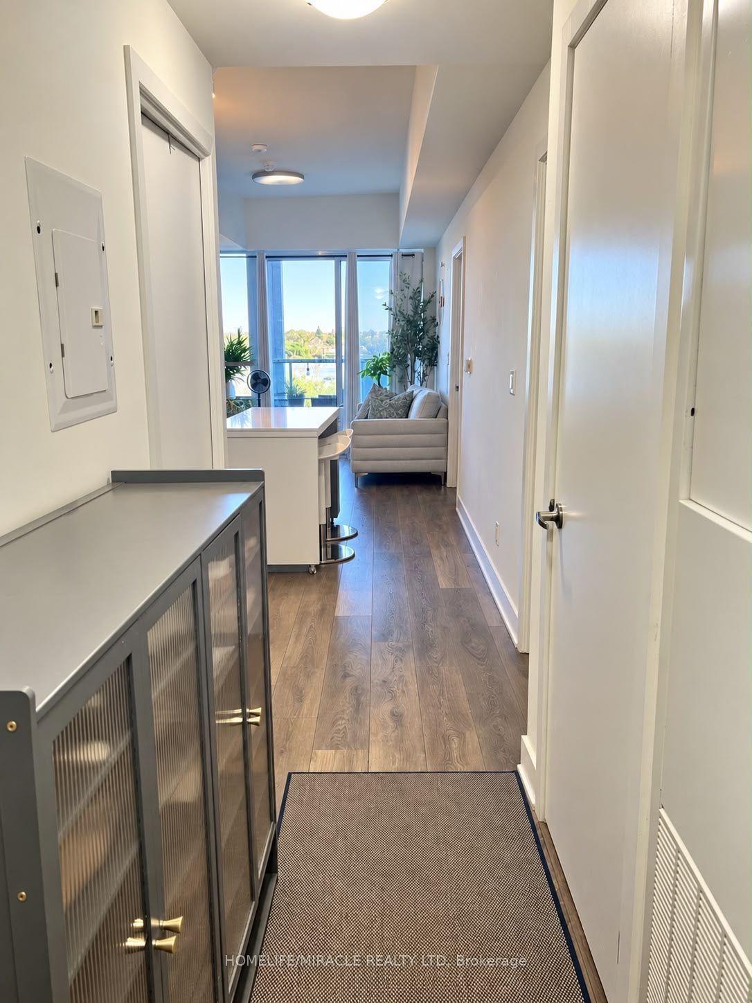 188 Fairview Mall Drive 516, Toronto, ON M2J 4T1