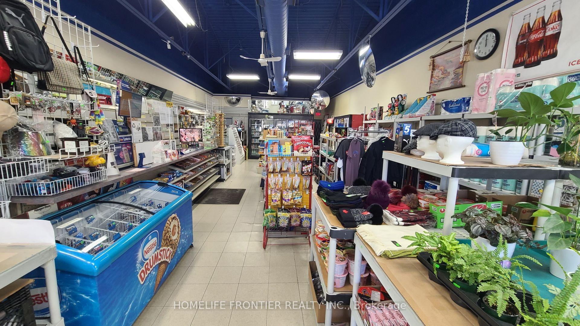 5978 Bathurst Street, Toronto, ON M2R 1Z1