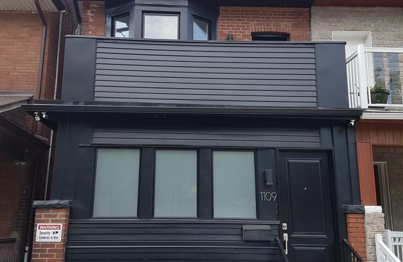 1109 Davenport Road One, Toronto, ON M6G 2C3