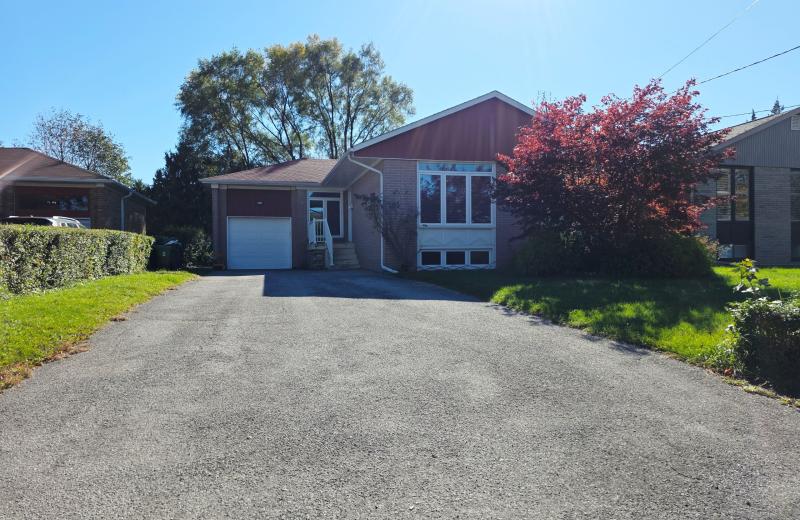 205 Searle Avenue, Toronto, ON M3H 4B6
