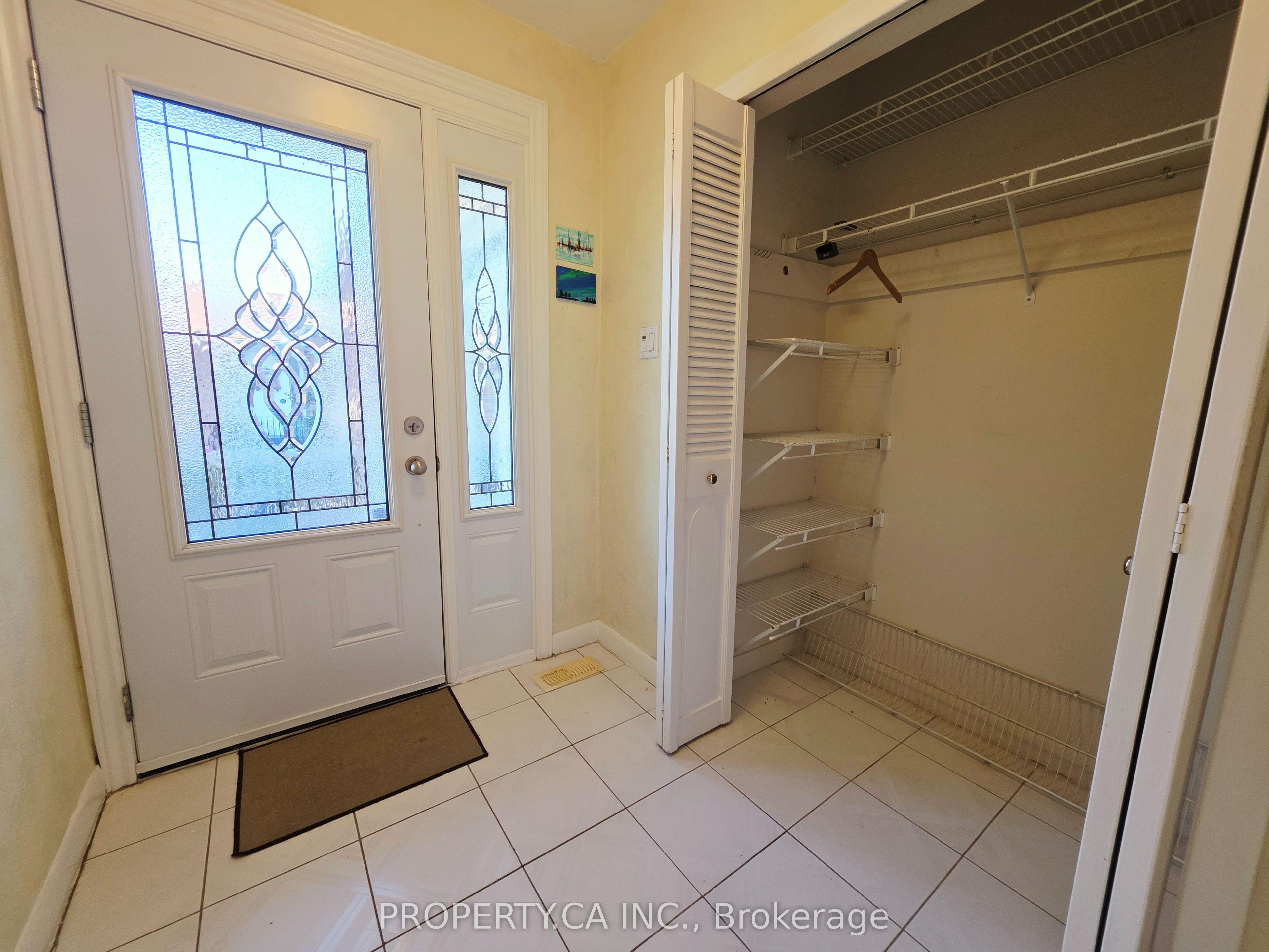 205 Searle Avenue, Toronto, ON M3H 4B6