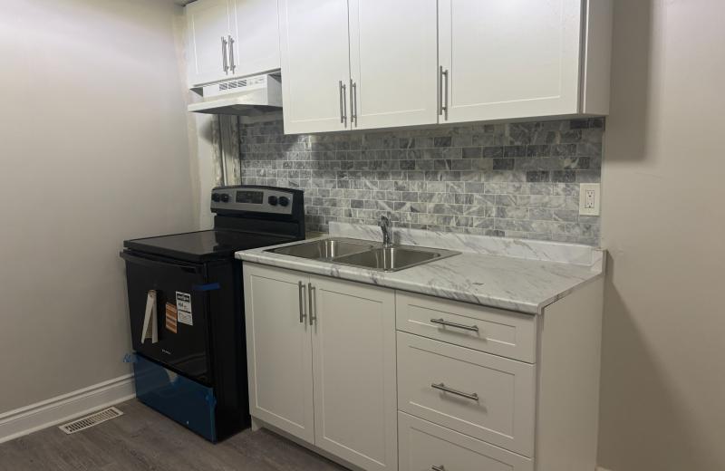 511 Oakwood Avenue Main, Toronto, ON M6E 2W9