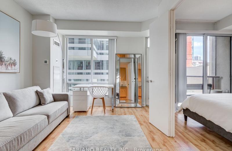 85 Bloor Street E 409, Toronto, ON M4W 0A8