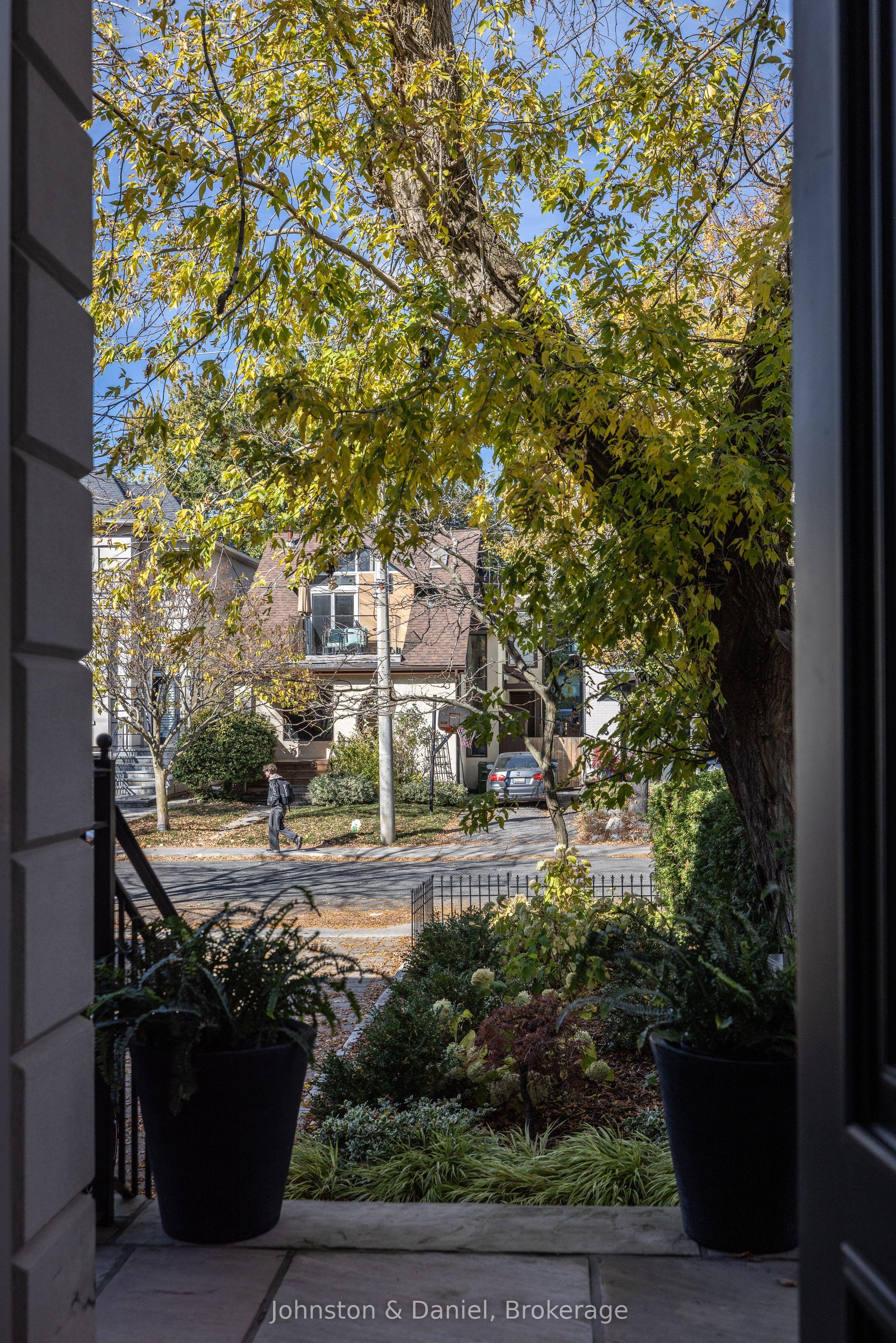 47A Castlefield Avenue, Toronto, ON M4R 1G5