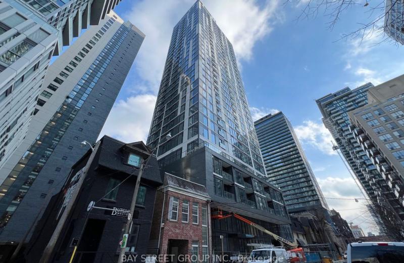 65 Mutual Street 1805, Toronto, ON M5B 0E5