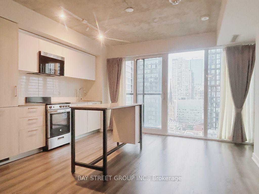 65 Mutual Street 1805, Toronto, ON M5B 0E5