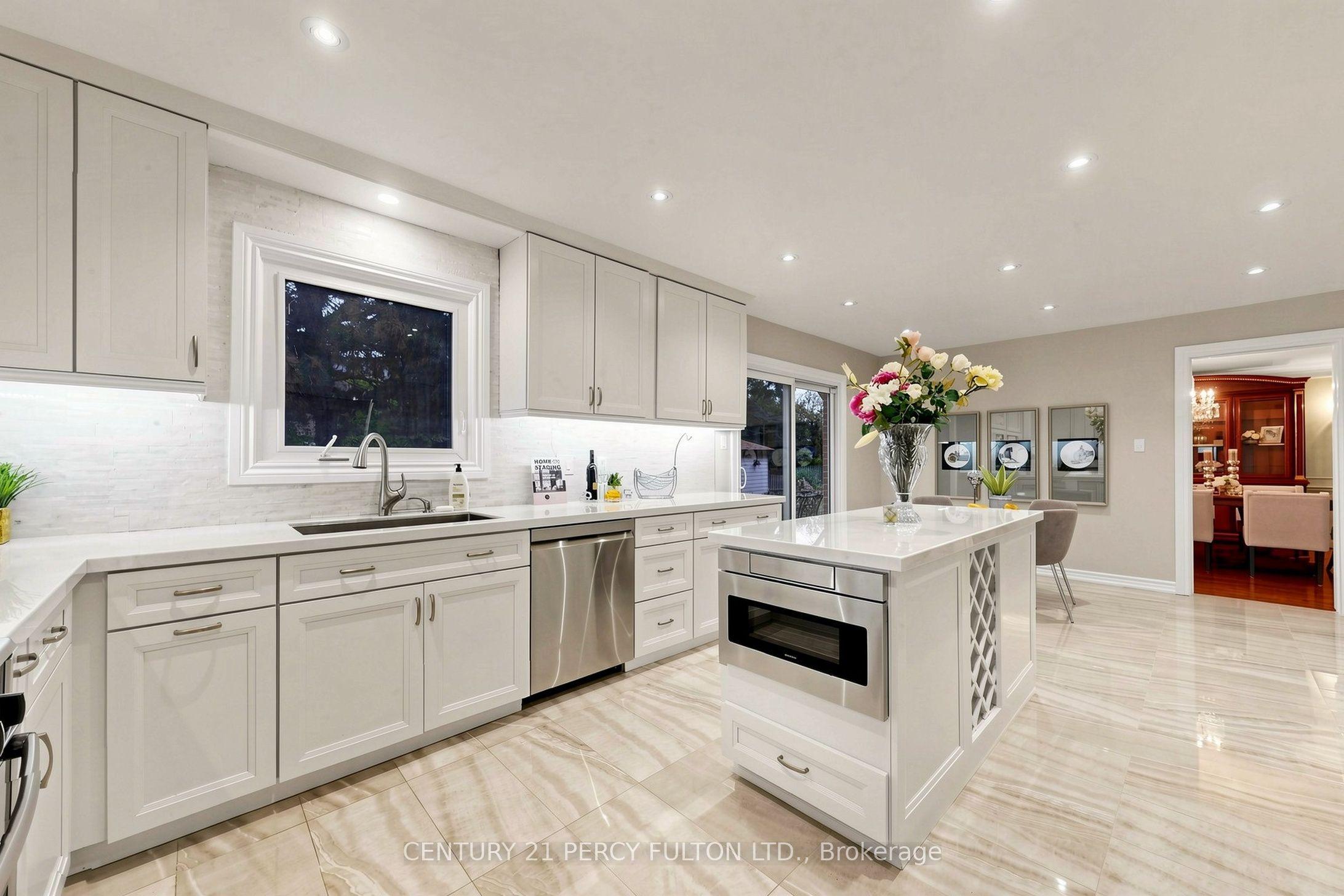 24 Tullamore Drive, Toronto, ON M2L 2E8
