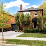 42 Raeburn Avenue, Toronto, ON M3H 1G8