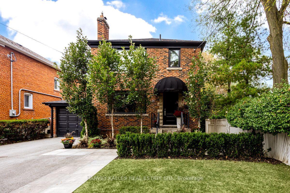 42 Raeburn Avenue, Toronto, ON M3H 1G8