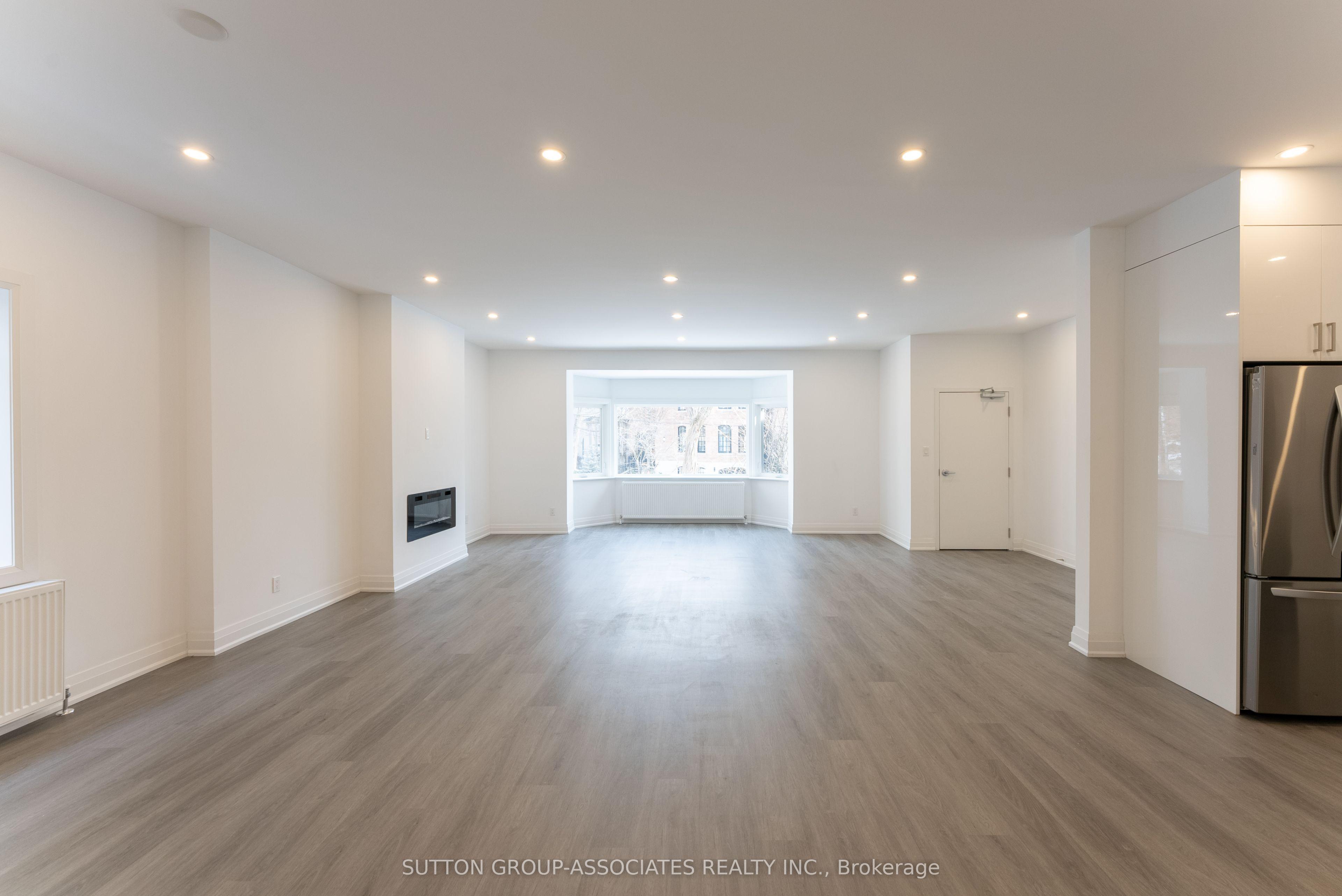8 Glen Edyth Drive Main, Toronto, ON M4V 2V7