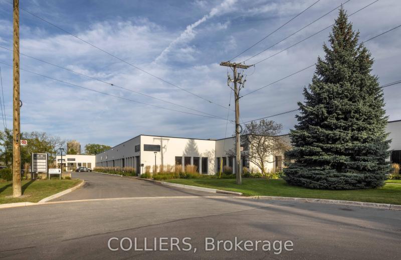 33 Coldwater Road, Toronto, ON L3V 3L2