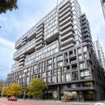 111 Bathurst Street 717, Toronto, ON M5V 0M9