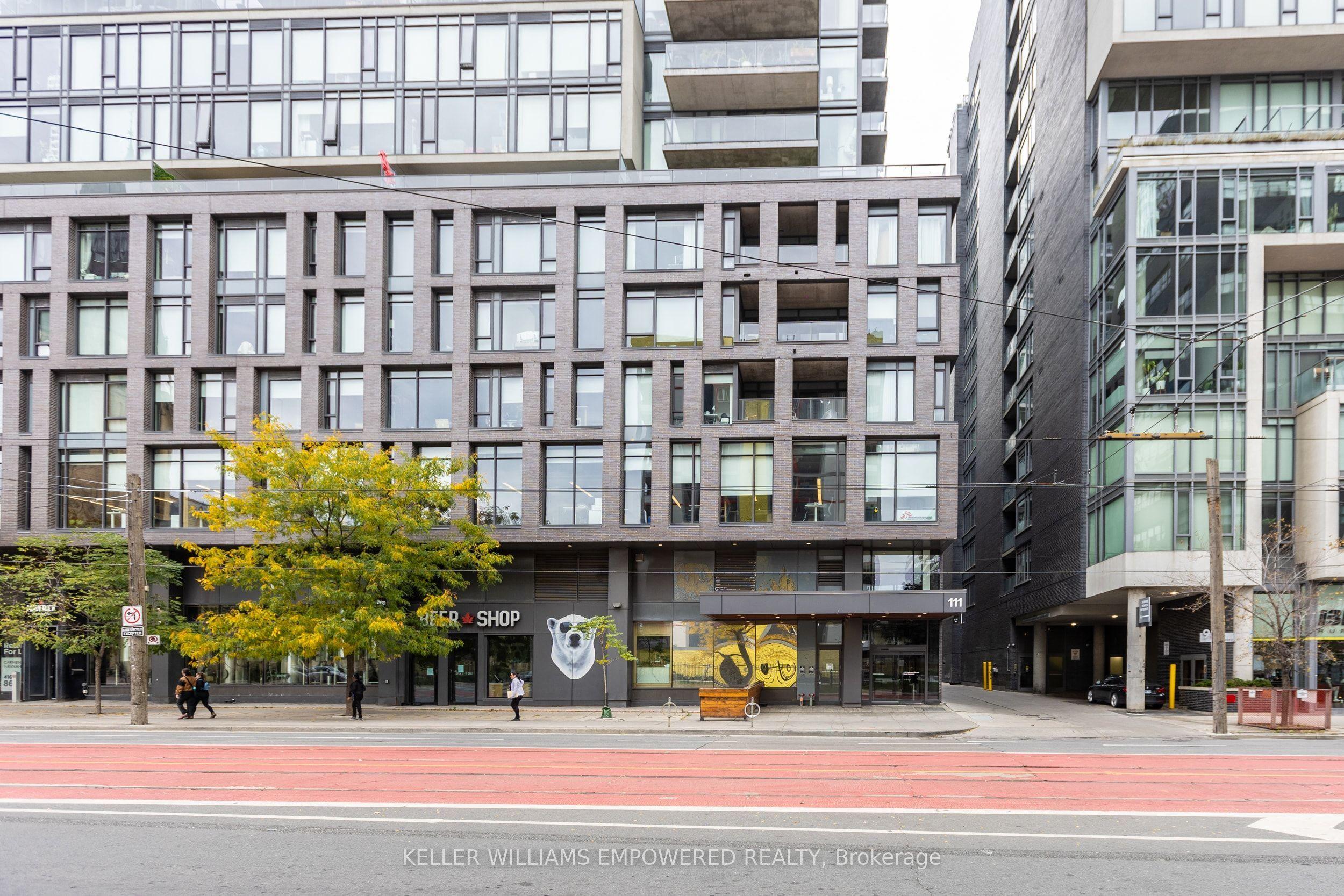 111 Bathurst Street 717, Toronto, ON M5V 0M9