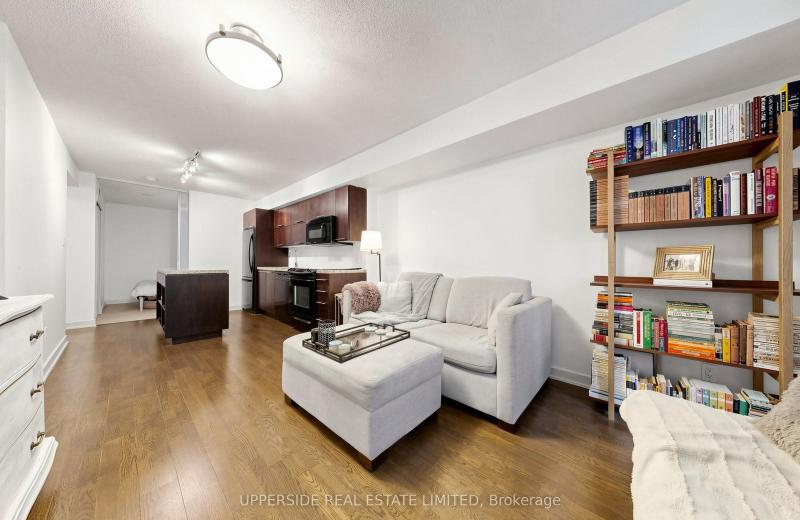 126 Simcoe Street 607, Toronto, ON M5H 4E6