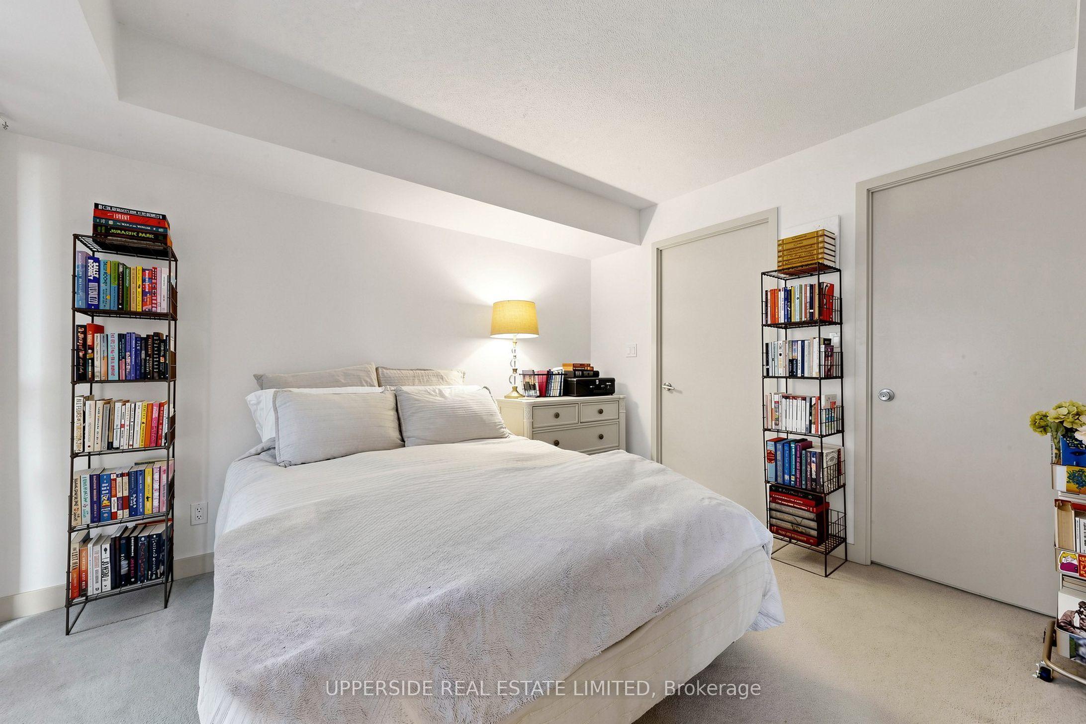 126 Simcoe Street 607, Toronto, ON M5H 4E6