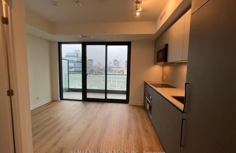 35 Parliament Street 1409, Toronto, ON M5A 0Z5