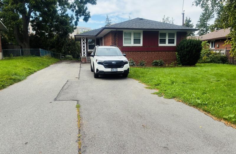 3 Tinder Crescent BSMT APT, Toronto, ON M4A 1L2