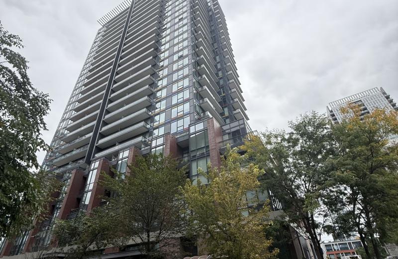 225 Sackville Street 1901, Toronto, ON M5A 3H1