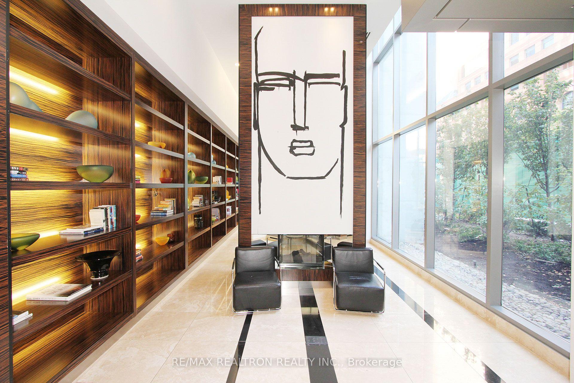 38 Grenville Street 3305, Toronto, ON M4Y 1A5