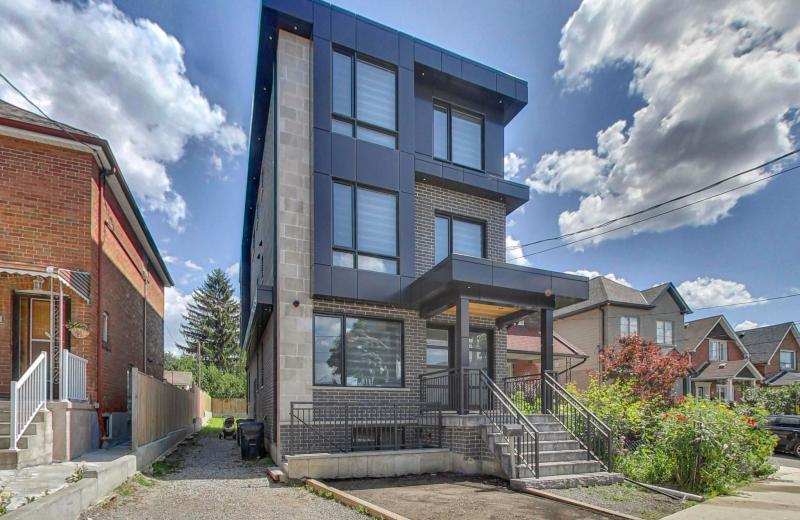 387 Glenholme Avenue 201, Toronto, ON M6E 3E6