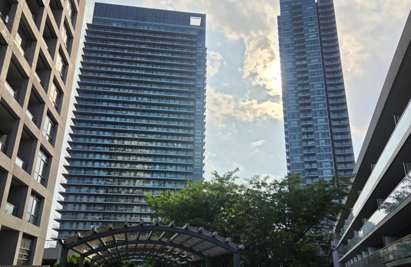 2035 Sheppard Avenue E 221, Toronto, ON M2J 0A8