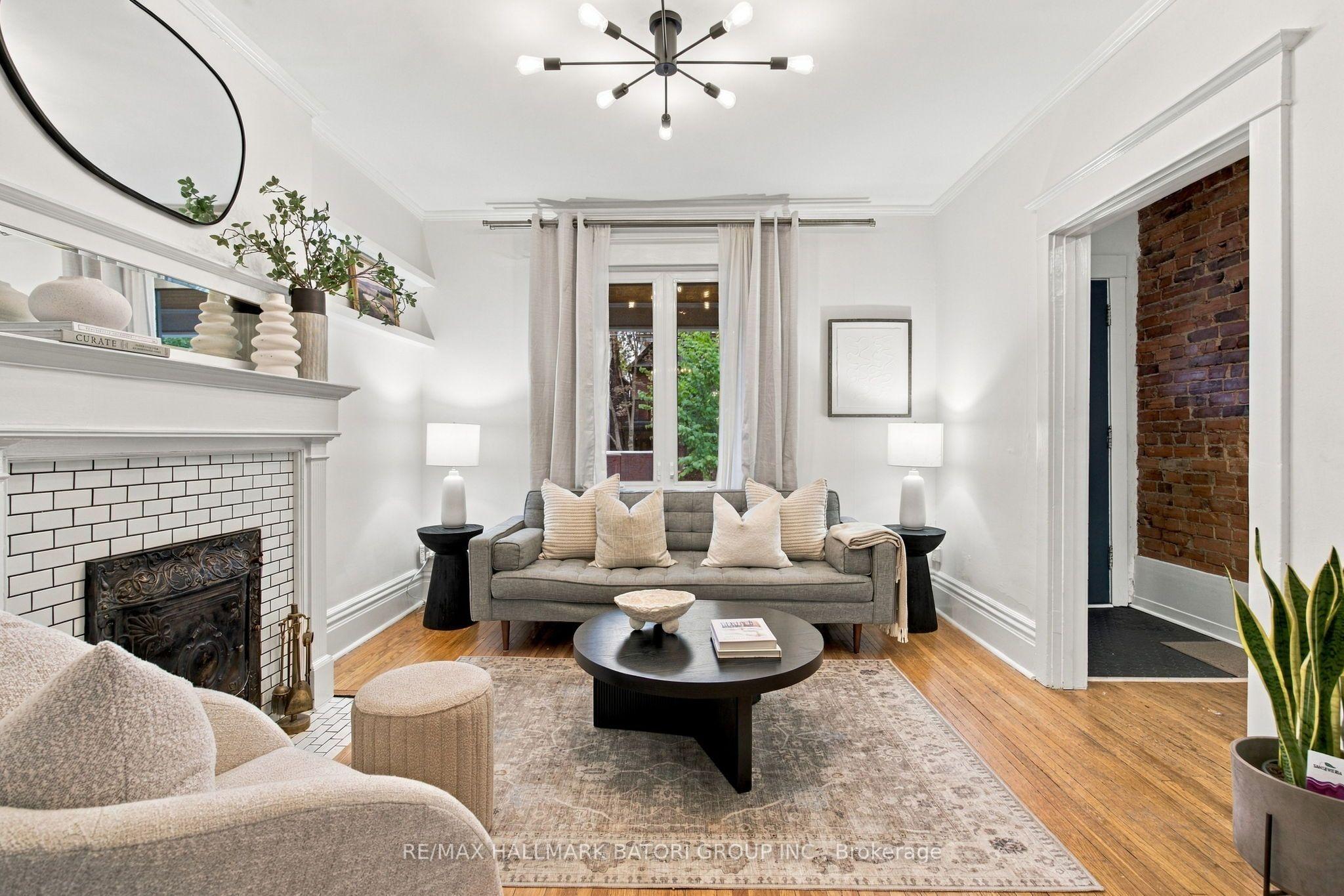 58 Ellsworth Avenue Main, Toronto, ON M6G 2K3