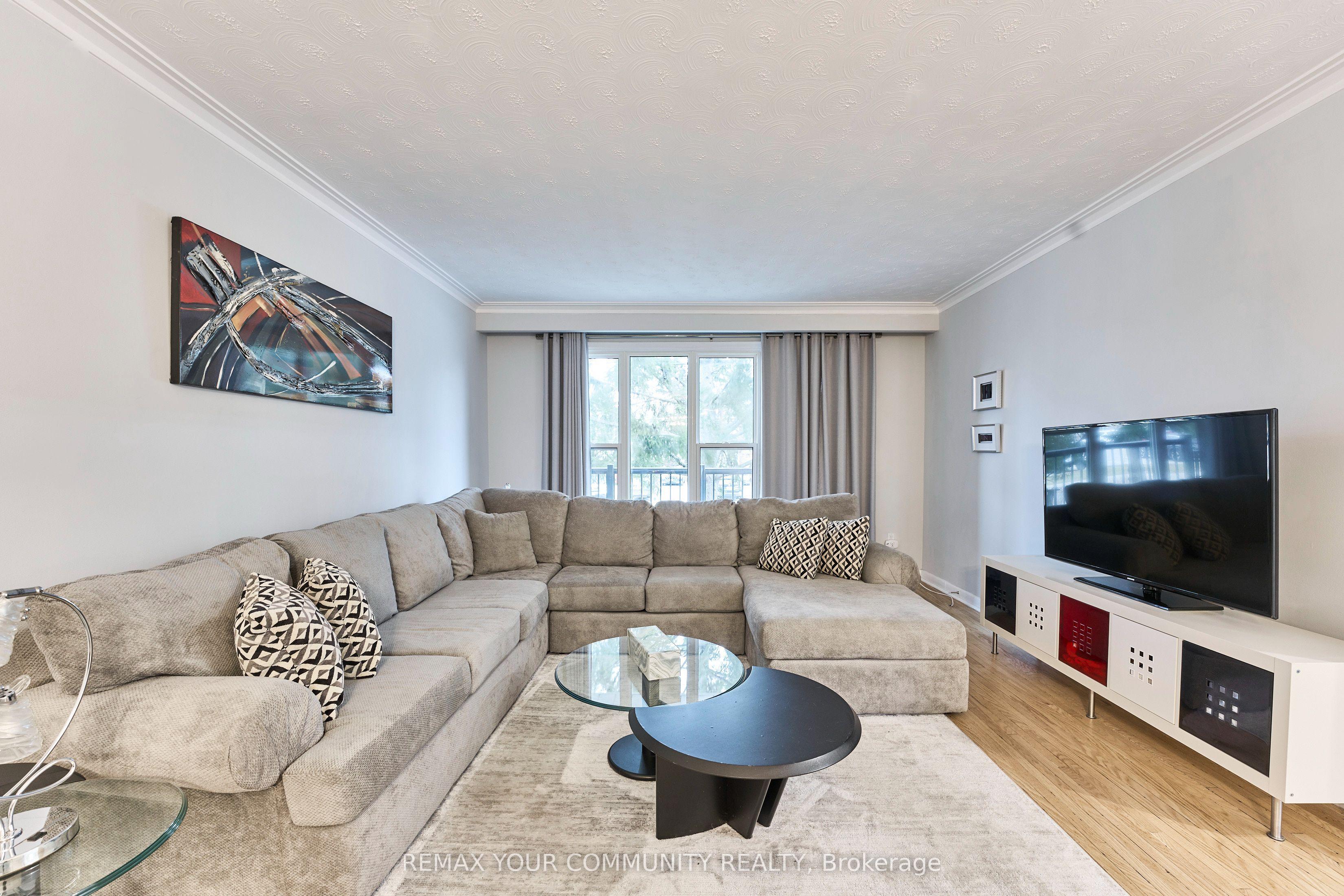 156 Overbrook Place 2, Toronto, ON M3H 4P9