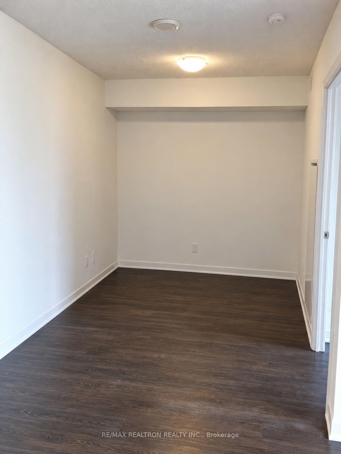 5162 Yonge Street 701, Toronto, ON M2N 0E9