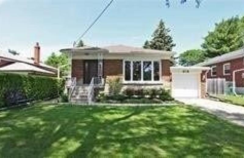 216 Park Home Avenue, Toronto, ON M2R 1A2