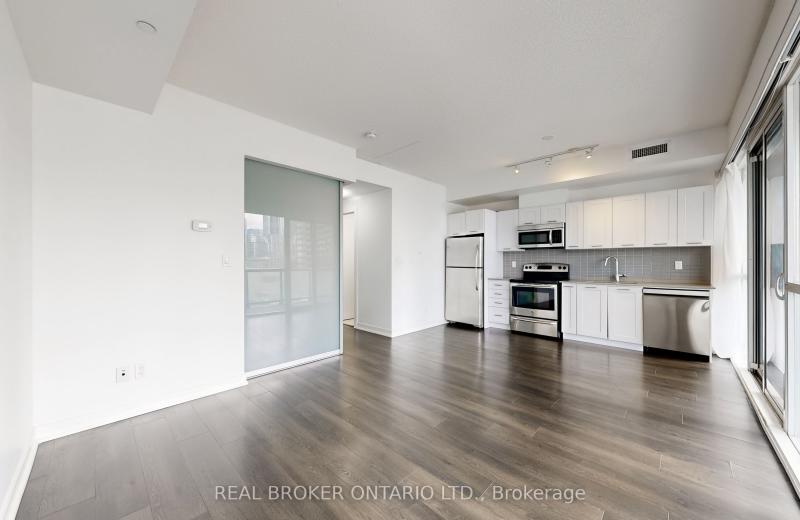 20 Bruyeres Mews 910, Toronto, ON M5V 0G8