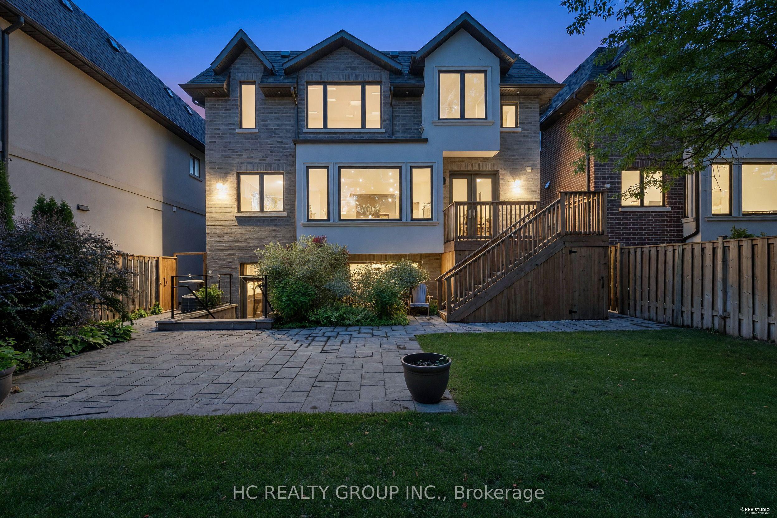92 Glen Rush Boulevard, Toronto, ON M5N 2V1
