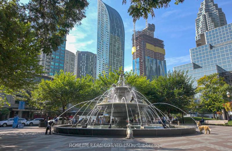 8 The Esplanade 4804, Toronto, ON M5E 0A6