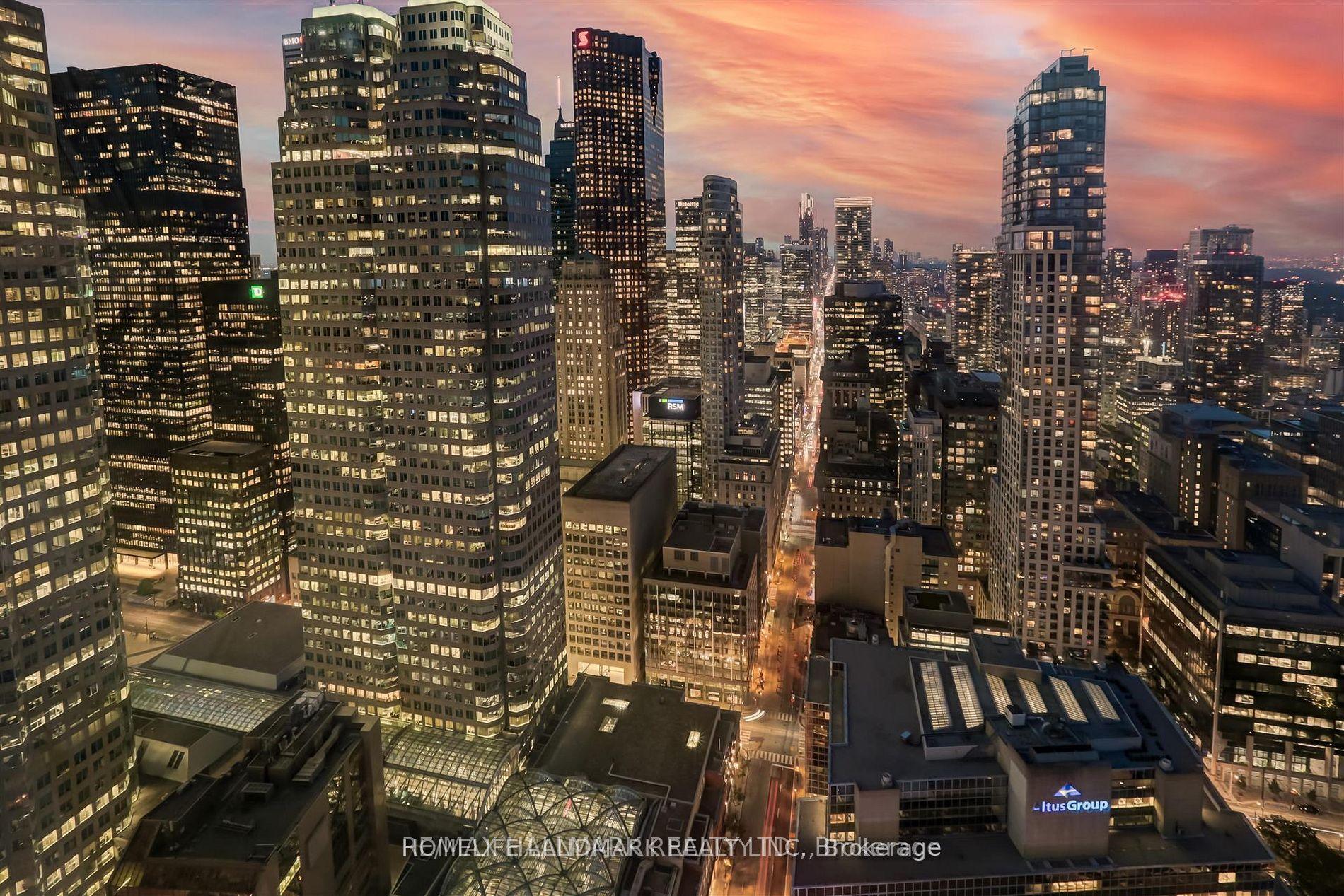 8 The Esplanade 4804, Toronto, ON M5E 0A6