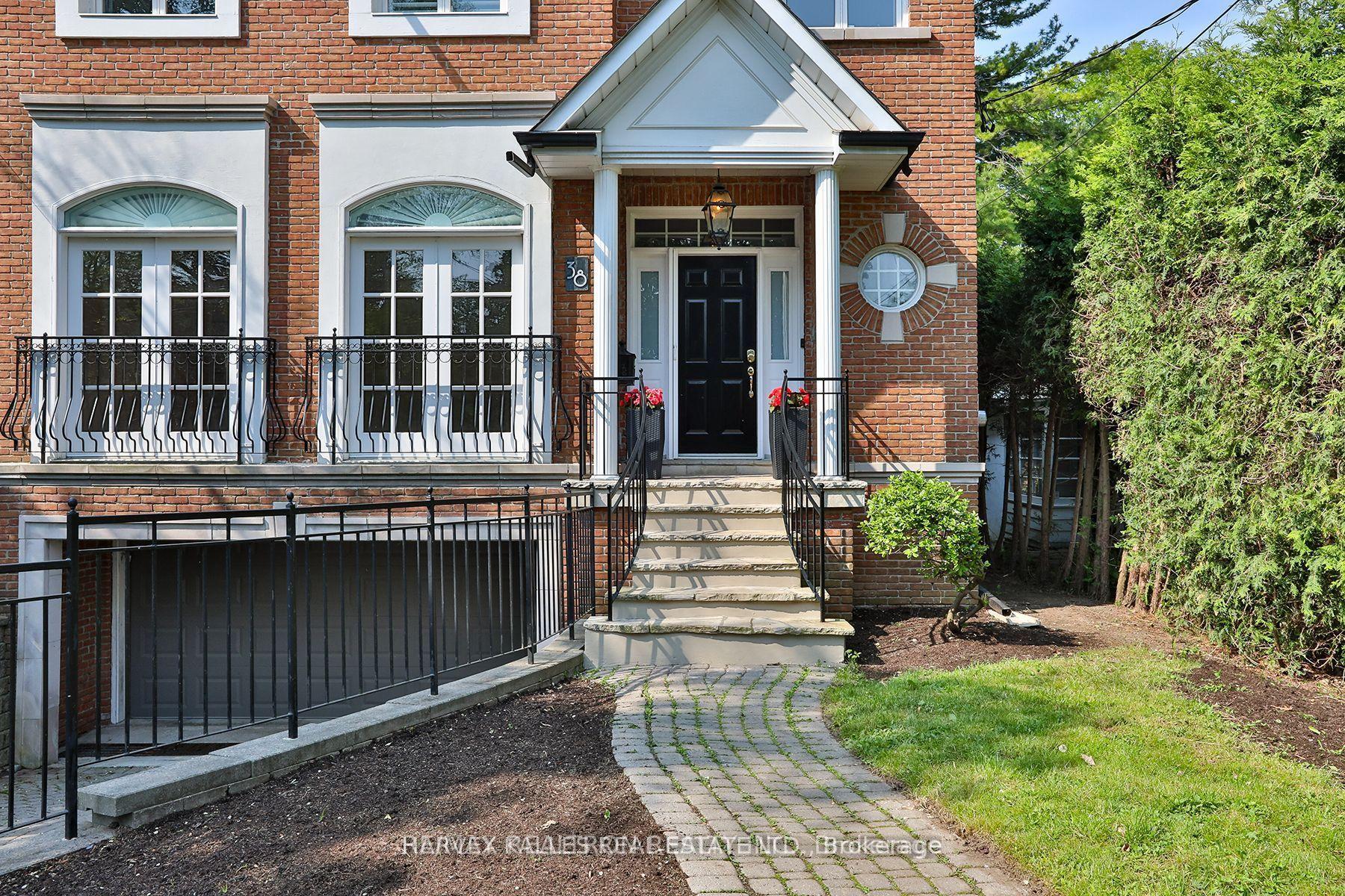 38 Gwendolen Crescent, Toronto, ON M2N 2L7