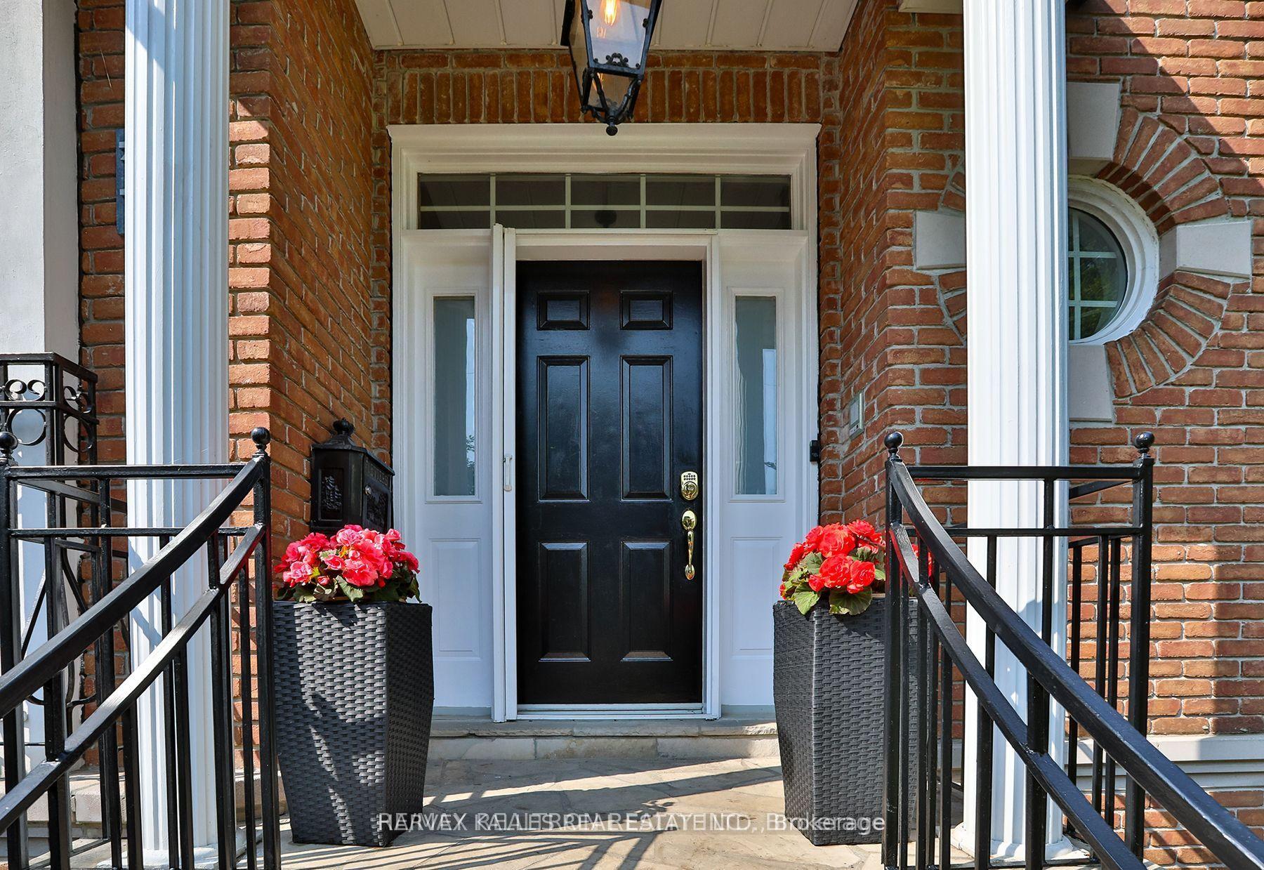 38 Gwendolen Crescent, Toronto, ON M2N 2L7