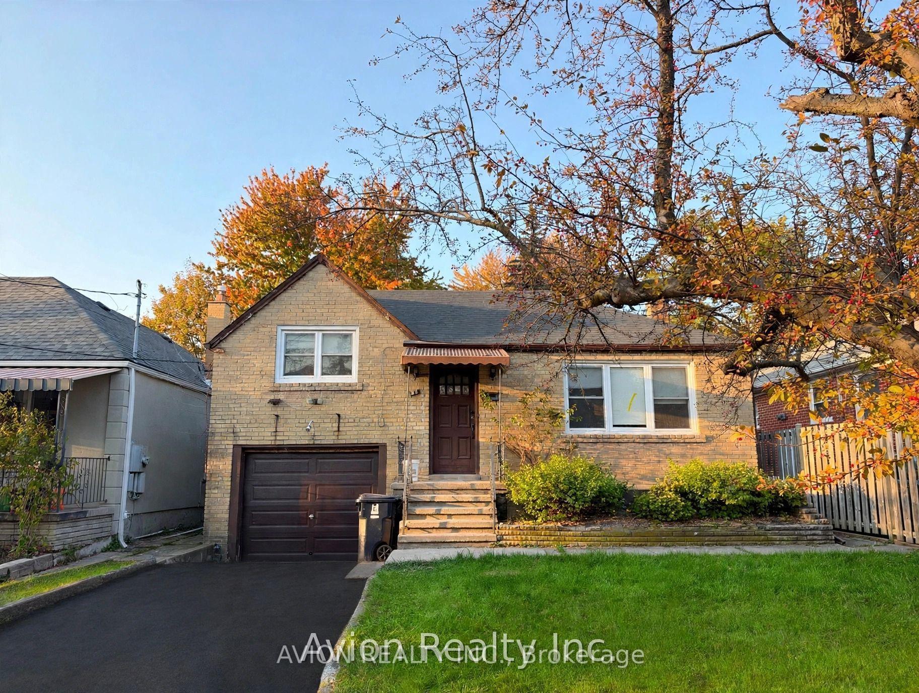 58 Abitibi Avenue, Toronto, ON M2M 2V4