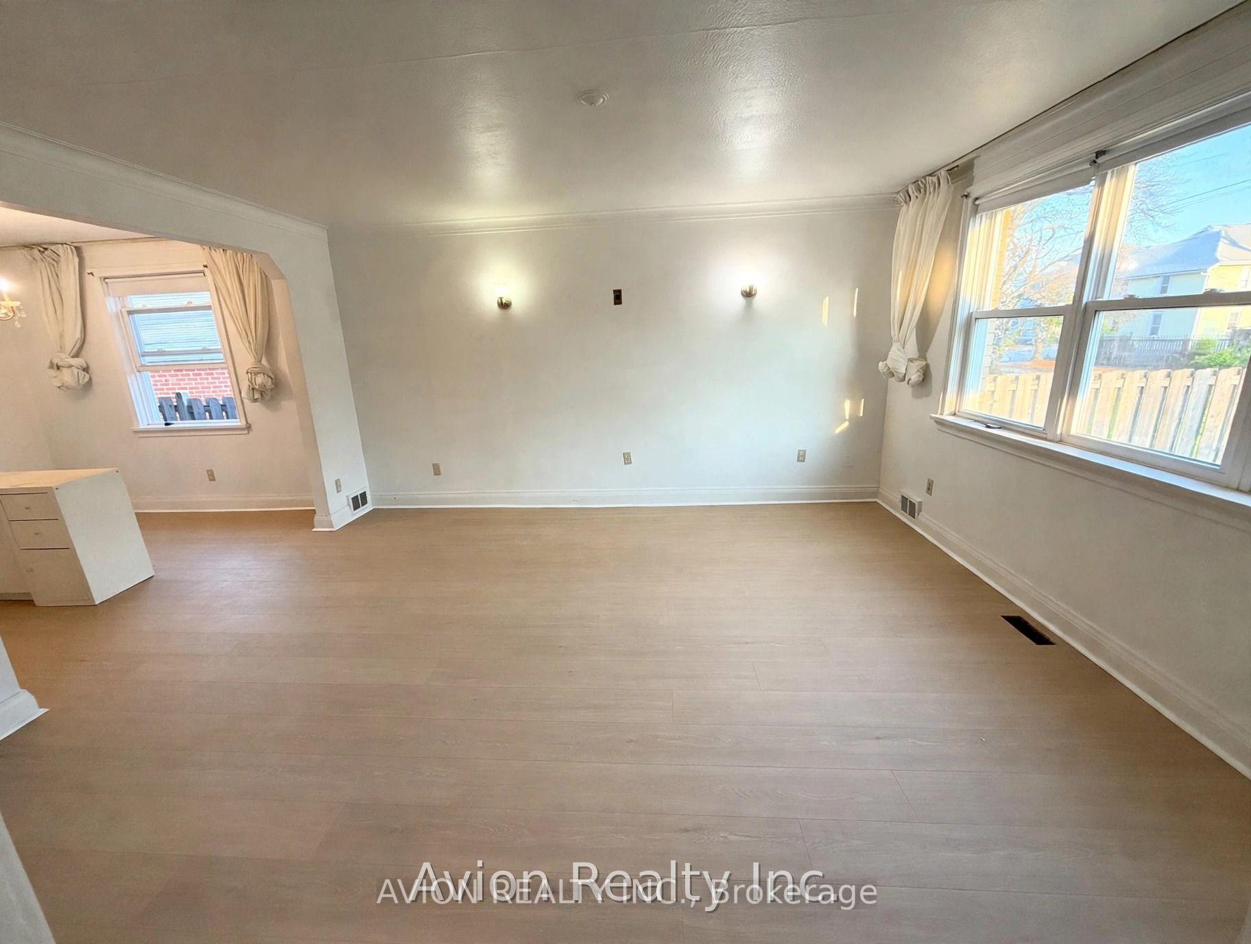 58 Abitibi Avenue, Toronto, ON M2M 2V4