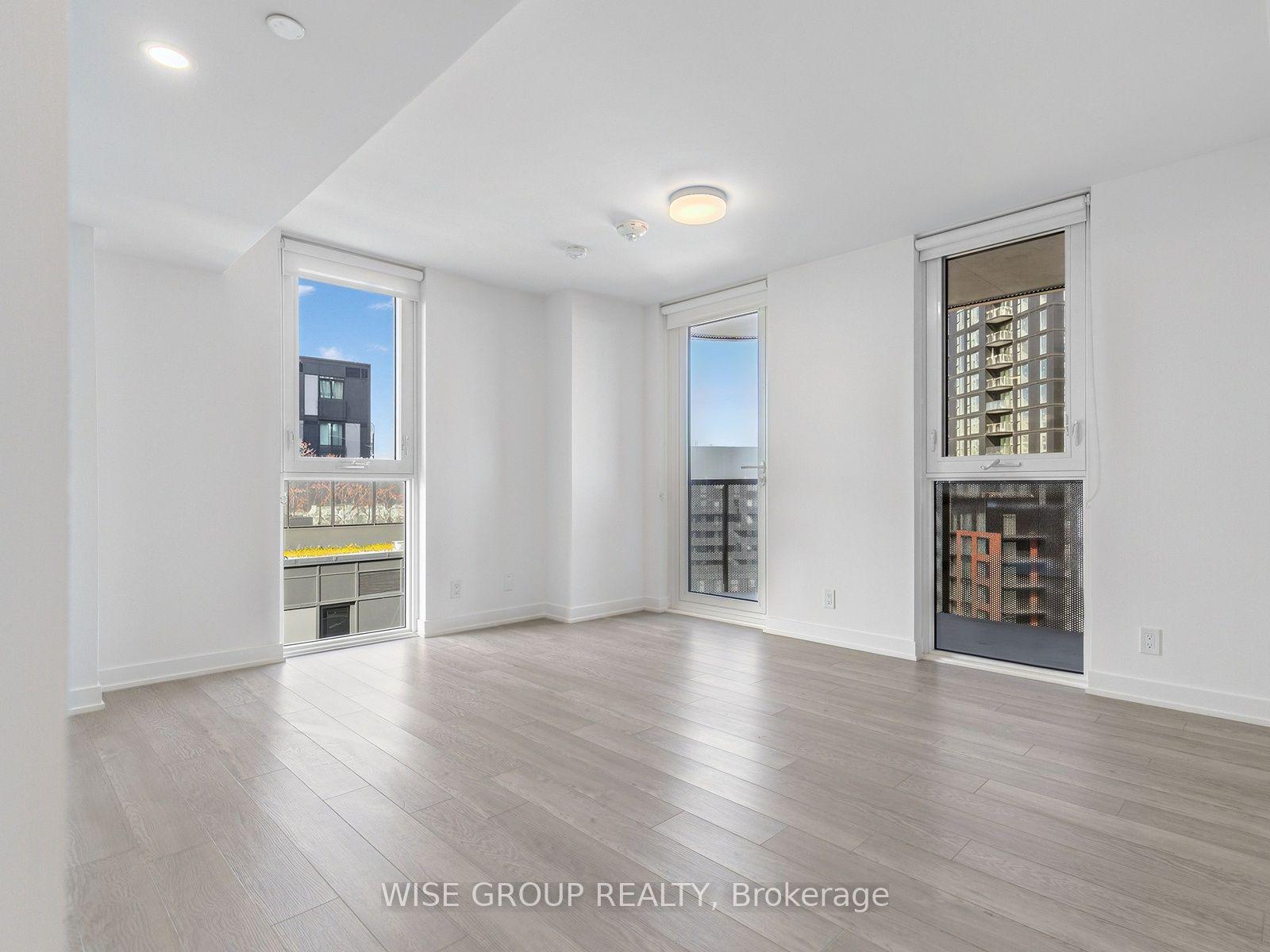18 Tretti Way 910, Toronto, ON M3H 0E4