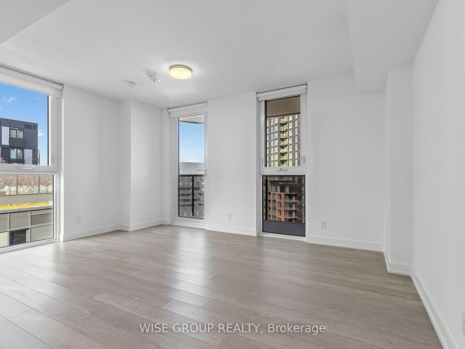 18 Tretti Way 910, Toronto, ON M3H 0E4