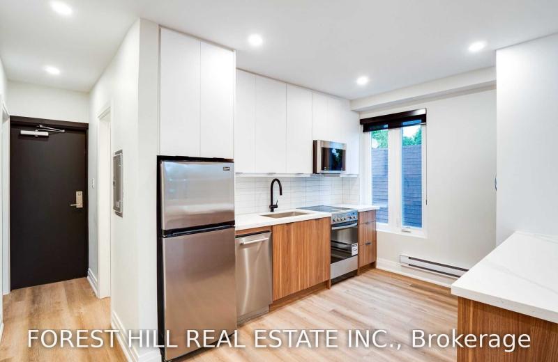 1 Greensides Avenue 5, Toronto, ON M6G 3P5