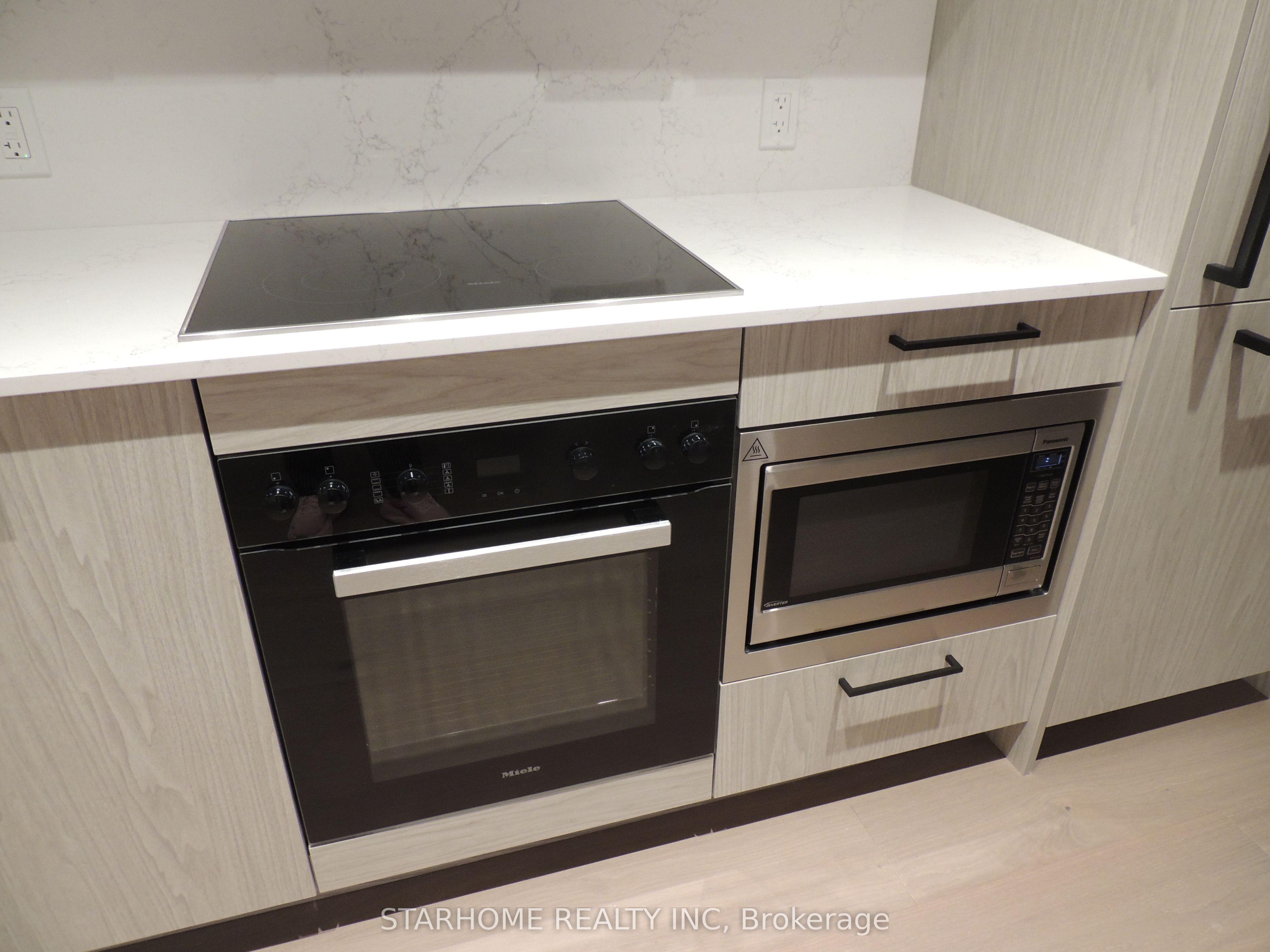 91 Montclair Avenue 2109, Toronto, ON M5P 0B1