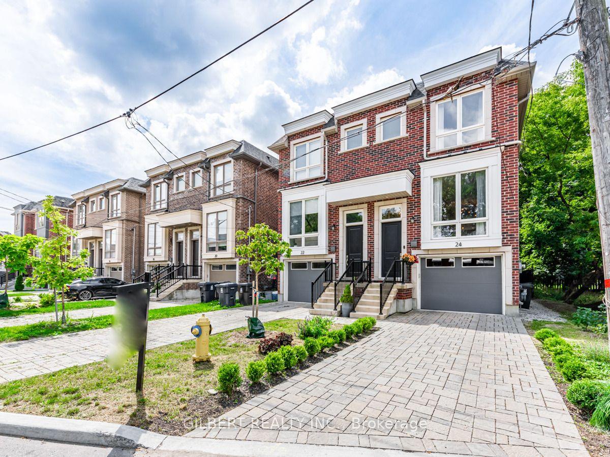 24 Carhartt Street, Toronto, ON M6A 1Y4