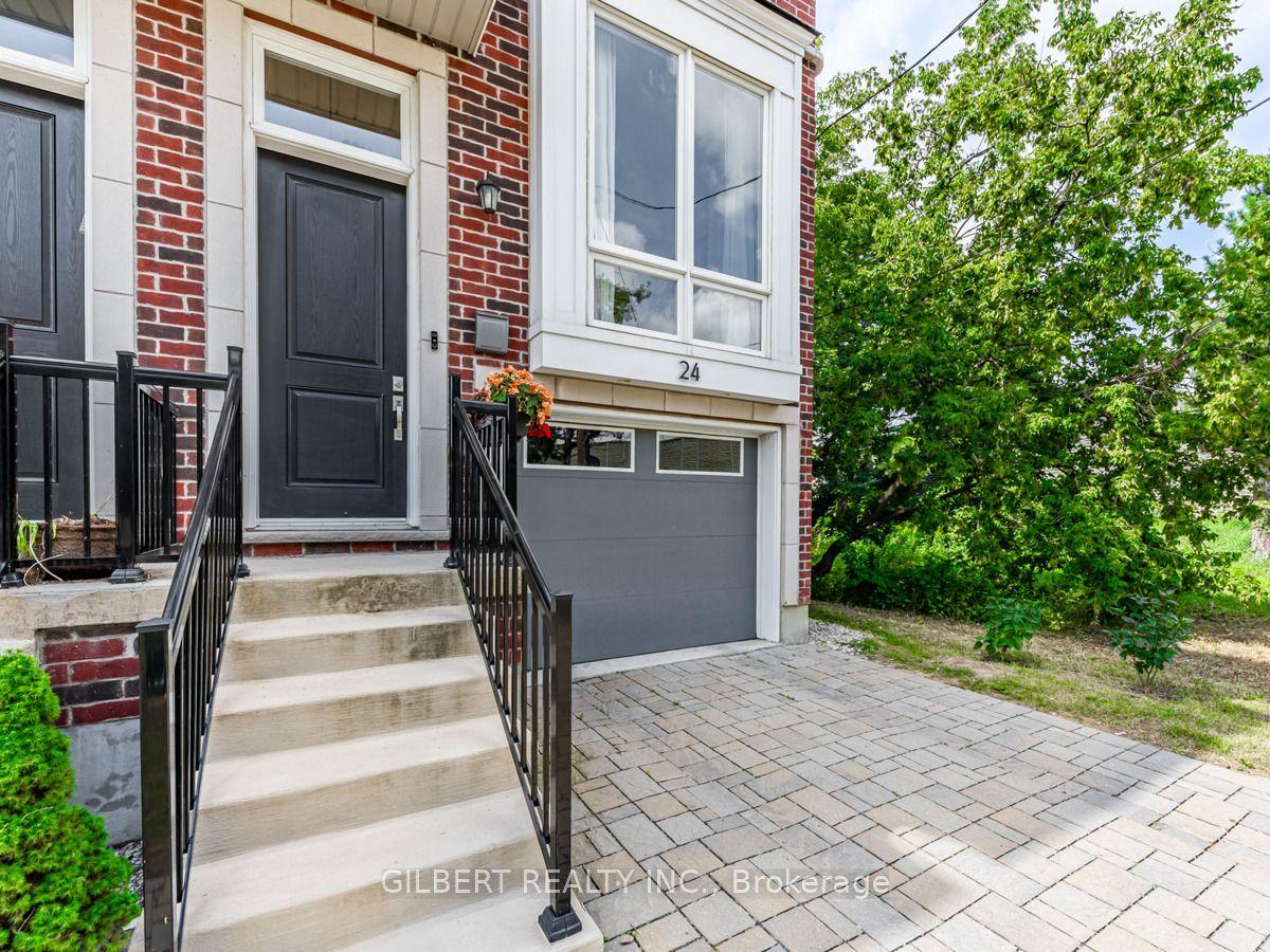 24 Carhartt Street, Toronto, ON M6A 1Y4