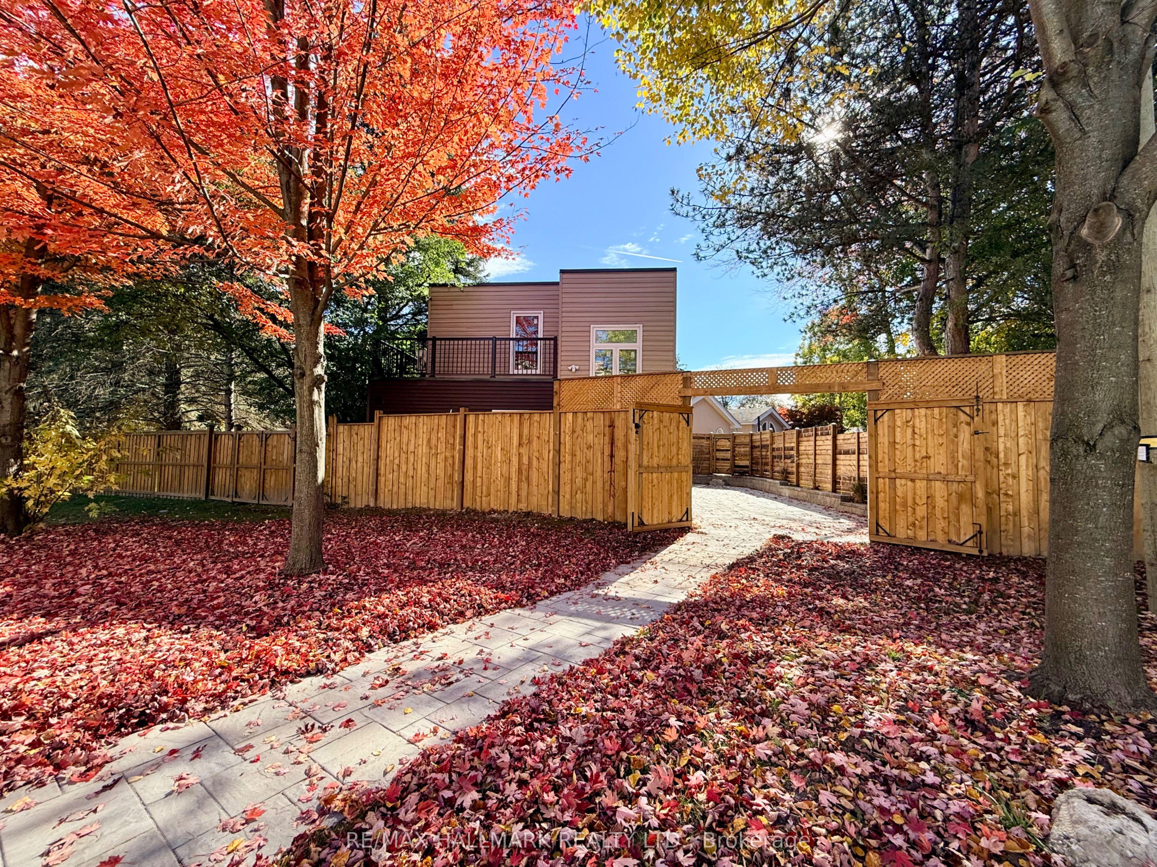48R Bradgate Road, Toronto, ON M3B 1J8