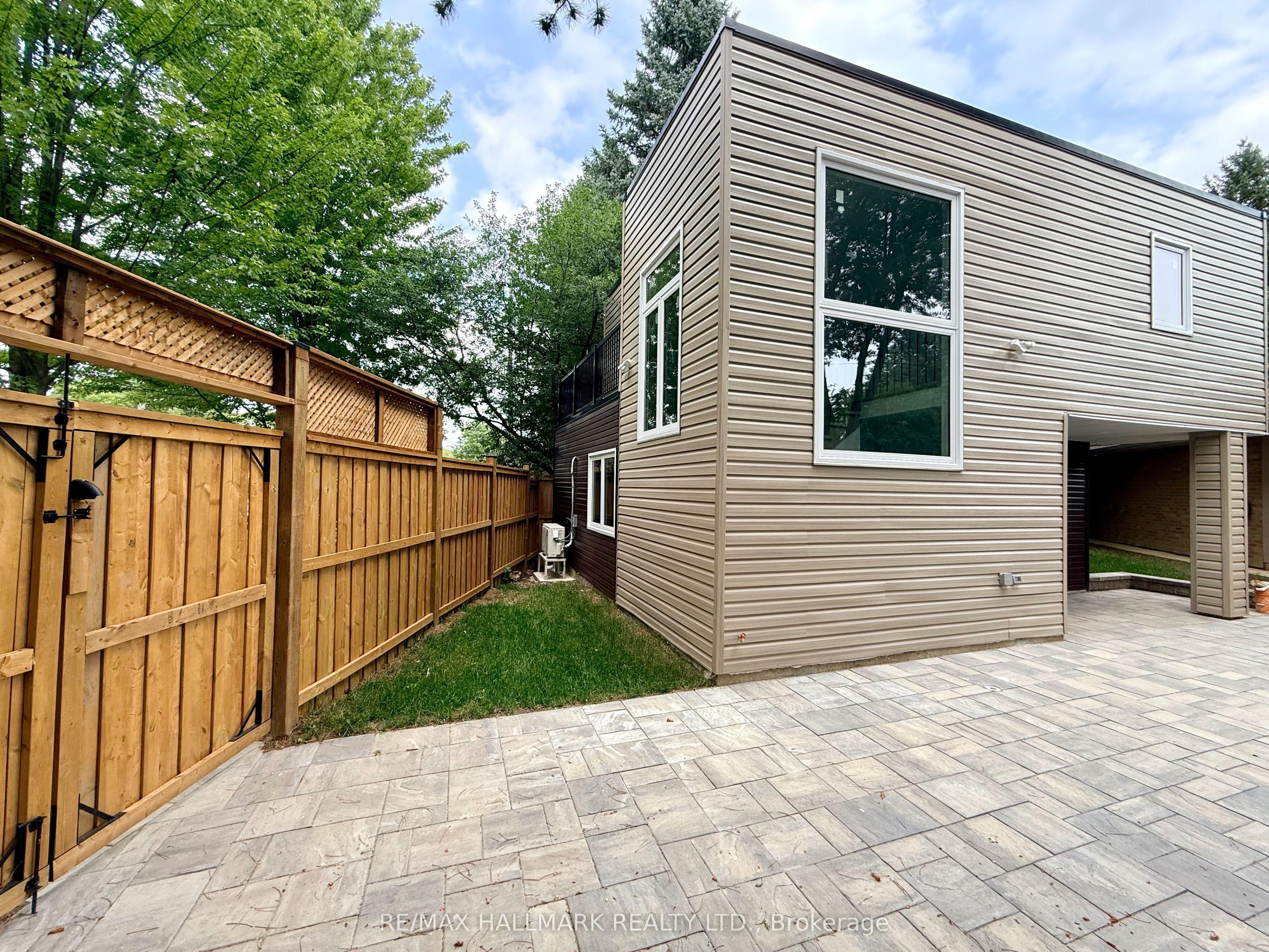 48R Bradgate Road, Toronto, ON M3B 1J8