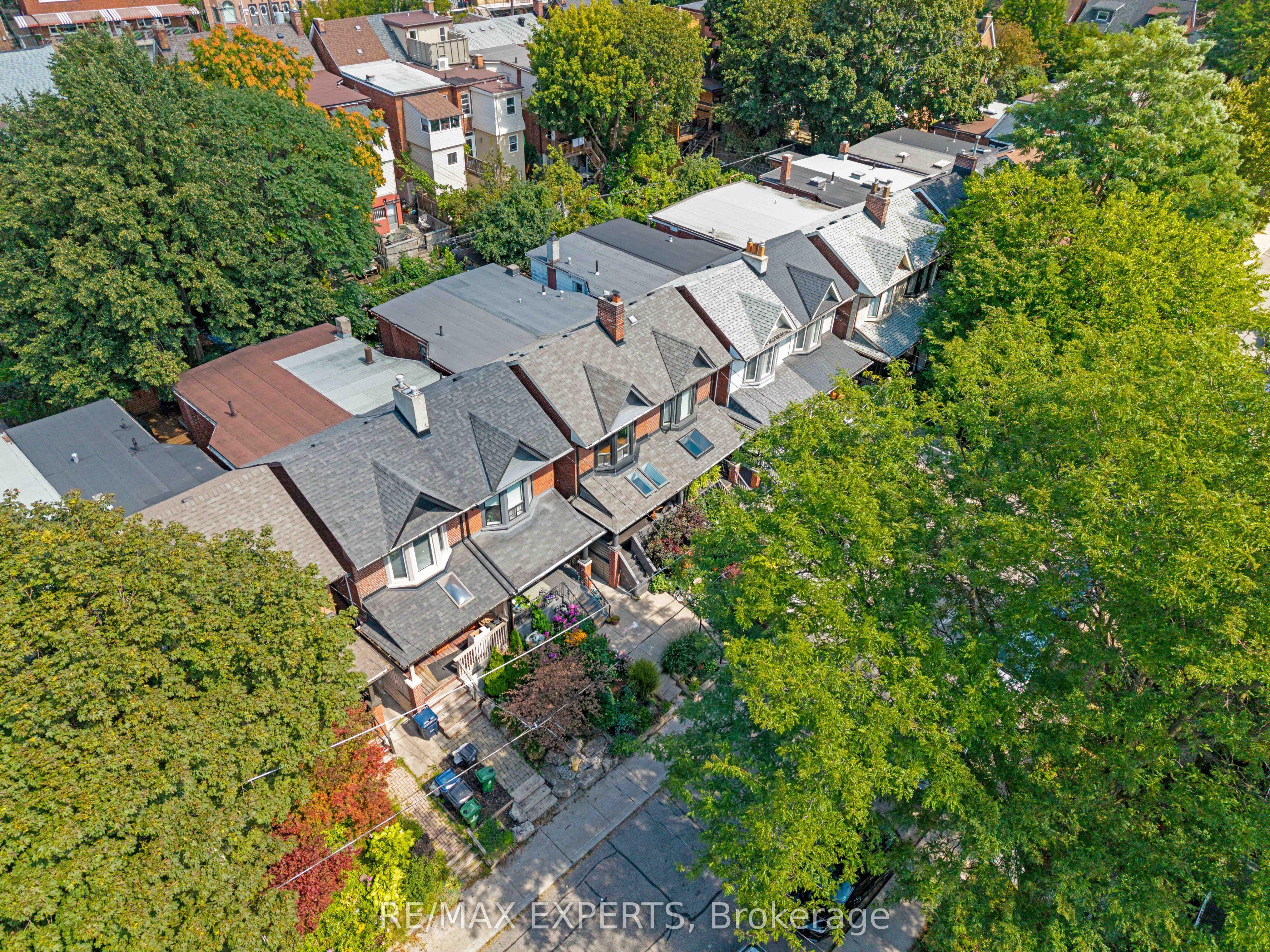 54 Marchmount Road, Toronto, ON M6G 2A9