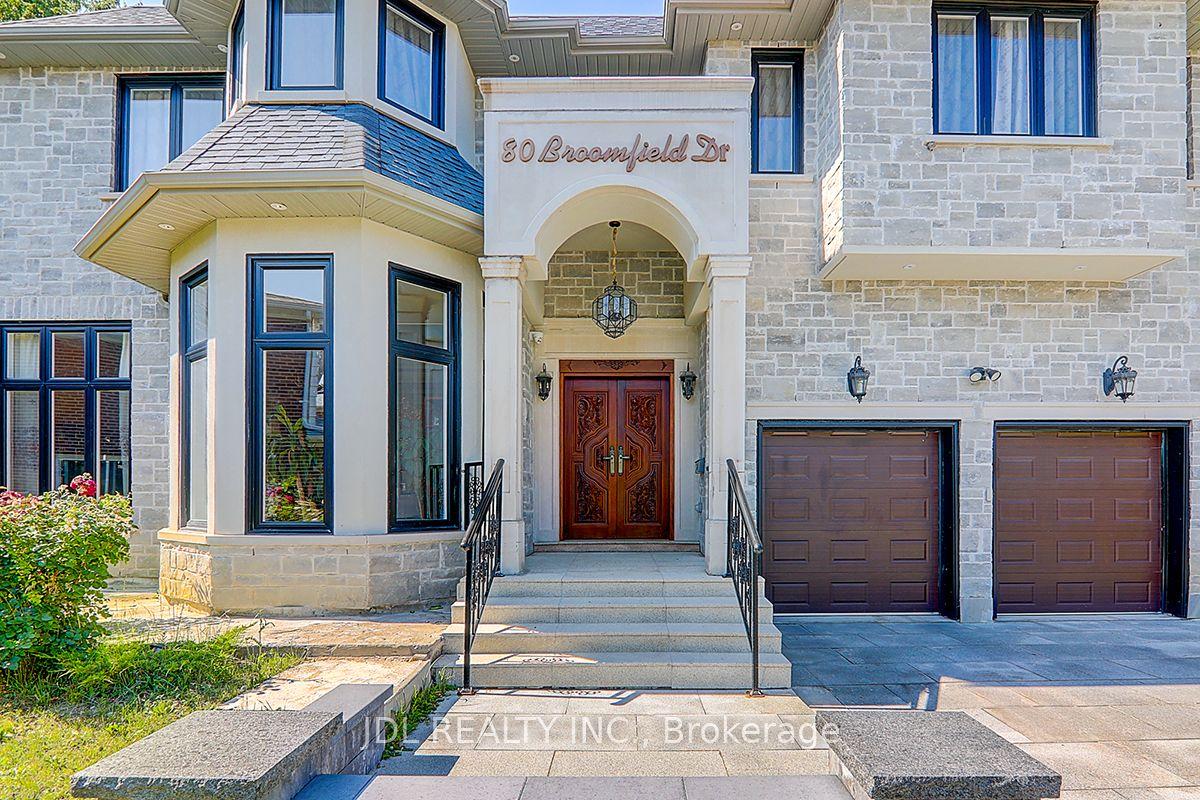 80 Broomfield Drive, Toronto, ON M1S 2W1